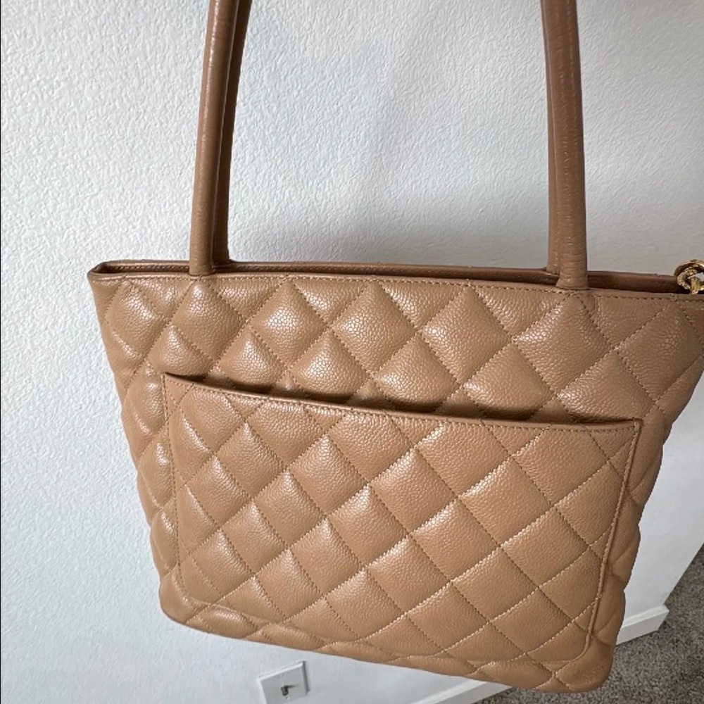 Chanel Tan Quilted Leather Tote Bag - Picture 4 of 4